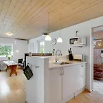 Hildulf - 2km From The Sea By Interhome
